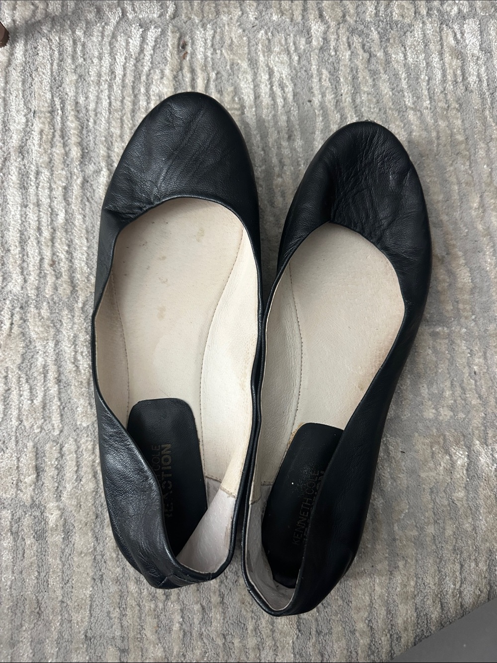 Kenneth Cole Reaction Women's Black Leather Ballet Flats